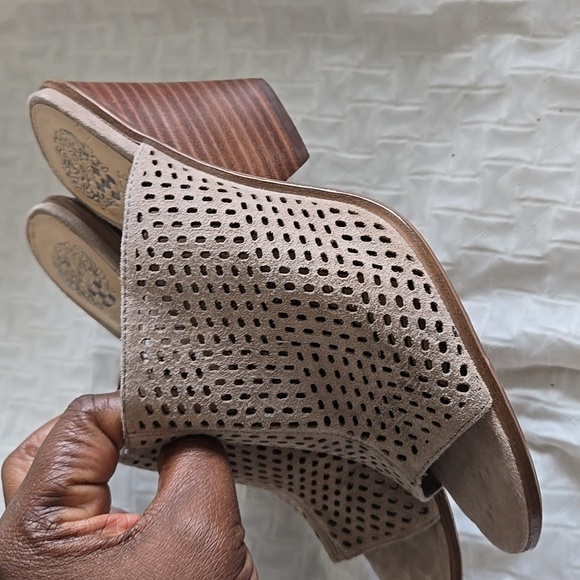 Vince Camuto DEVINA Tan Mules with Chunky Wooden Heel Size 7.5 Summer Shoes - Picture 4 of 10